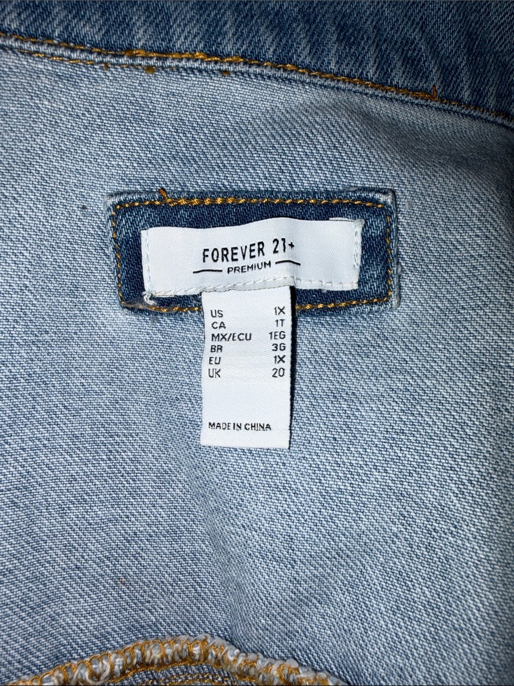 TAKING ALL OFFERS ) Forever 21 Light Blue Denim Topstitch Detail - Picture 2 of 4